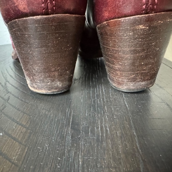 Rare Frye Jane Tall - Plum - size 7 - Picture 7 of 8